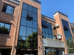 Oficina comercial · 200m² · 2 Cocheras · Alquiler de Oficina de 200 m² en Las Lomas San Isidro