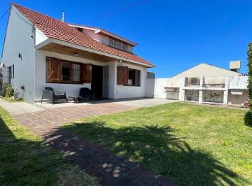 Casa · 75m² · 3 Ambientes · 1 Cochera · Casa - P. Mogotes
