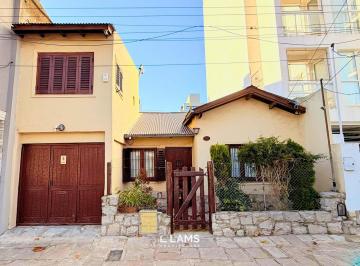 Casa · 130m² · 4 Ambientes · 1 Cochera · Venta - Casa 4 Ambientes - Zona Guemes