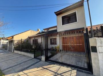 Casa · 180m² · 5 Ambientes · 3 Cocheras · Casa en Llavallol