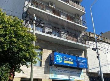 Frente del edificio · Departamento en Venta en Avellaneda - 3 Ambientes en Primer Piso con Patio