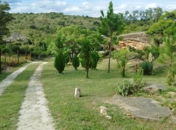 Terreno , Tanti · Espectacular Lote en Chacras de La Primavera Tanti 750 m.