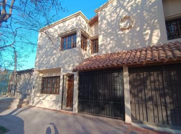 Casa de 4 ambientes, Ciudad de Mendoza · Duplex m Parque Central