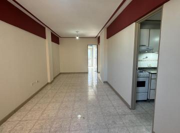Departamento · 96m² · 3 Ambientes · Depto 2d en San Martin Al 100
