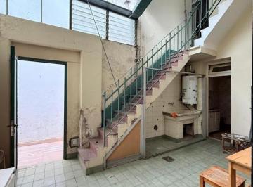 PH · 101ha · 3 Ambientes · PH en Venta,3 Ambientes + Terraza Propia Sobre Av San Martin.