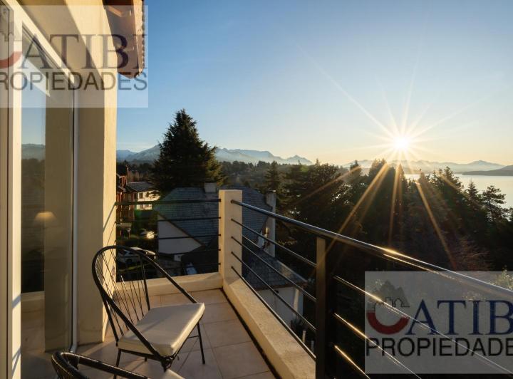 Hotel · 450m² · 9 Dormitorios · 10 Cocheras