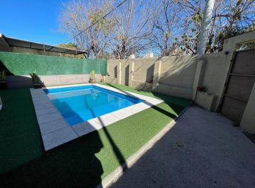 Casa de 6 ambientes, Córdoba · Venta Casa 4 Dorm. con Pileta Zona Sur