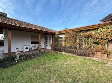 Casa de 3 ambientes, La Matanza · Casa de 3 Ambientes con Parque y Quincho (Barrio Mercedes Benz) Apto Credito