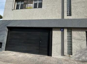 Foto · Venta Casa de 2 Plantas con Pileta y Quincho