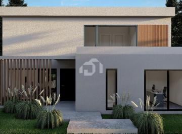 Casa · 204m² · 5 Ambientes · 2 Cocheras · Casa en Venta en Santa Guadalupe, Pilar del Este, Pilar