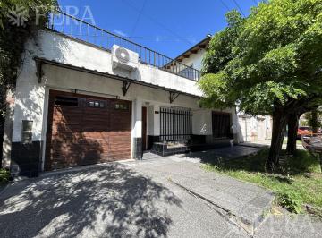 Casa · 153m² · 3 Ambientes · 1 Cochera · Venta Casa 3 Ambientes con Cochera y Patio en Gerli
