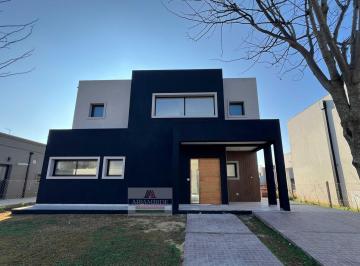 Casa · 154m² · 5 Ambientes · 2 Cocheras · Casa en San Pablo
