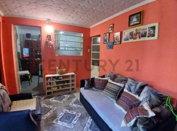 Casa · 37m² · 3 Ambientes · Venta Casa Pasillo a Remodelar en Barrio Parque, Rosario