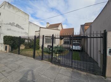 Casa de 4 ambientes, Morón · En Venta - Chalet 4 Ambientes Haedo a Pocas Cuadras Estacion