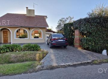 Casa · 95m² · 4 Ambientes · Excelente Casa en Alquiler en Country Banco Provincia