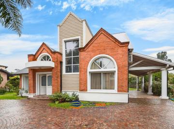 Casa · 180m² · 3 Ambientes · Casa en Venta en Campos de Alvarez