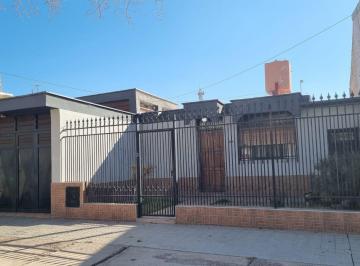 Casa · 164m² · 3 Dormitorios · 1 Cochera · Casa en Venta