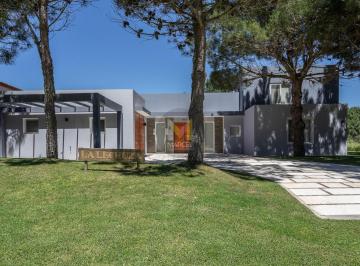 Casa · 342m² · 7 Ambientes · 1 Cochera · Casa en Alquiler La Herradura Pinamar