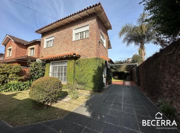 Casa · 160m² · 5 Ambientes · 1 Cochera · Casa en Venta en Barrio Inglés