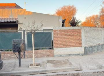 Casa · 93m² · 2 Ambientes · 1 Cochera · Casa en Villa Regina