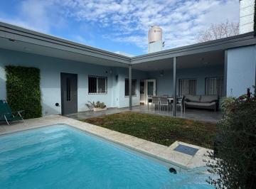 Casa de 4 ambientes, Quilmes · Venta Casa Quilmes Oeste 4 Ambientes con Piscina