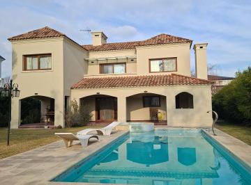 Casa de 5 ambientes, Esteban Echeverría · Casa - Venta - Saint Thomas