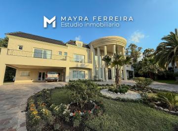Casa · 700m² · 7 Ambientes · 4 Cocheras · Casa en Venta Saint Thomas Este - Oeste