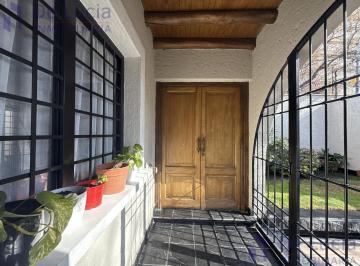 Casa · 113m² · 5 Ambientes · 2 Cocheras · 3 Hab/2 Baños/cochera Doble/adyacente Quinta Seccion
