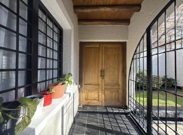 Casa · 113m² · 5 Ambientes · 2 Cocheras · 3 Hab/2 Baños/cochera Doble/adyacente Quinta Seccion