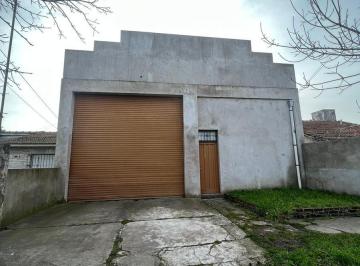 Bodega-Galpón · 357m² · Galpón de 330 m² Sobre Lote de 433 m² en 11 de Septiembre y Paula Albarracin