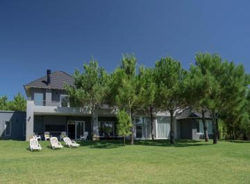 Casa · 286m² · 4 Ambientes · 1 Cochera · Casa en Alquiler La Herradura Pinamar