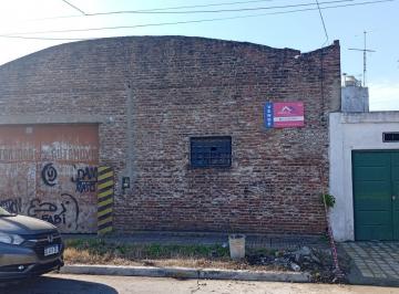 Depósito , Lomas de Zamora · Galpon con Fosa