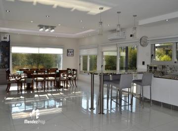 Casa · 410m² · 5 Ambientes · 6 Cocheras · Casa en Venta San Eliseo Golf & Country Club