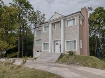 Casa · 350m² · 5 Ambientes · 2 Cocheras · Casa en Alquiler Pinamar Norte