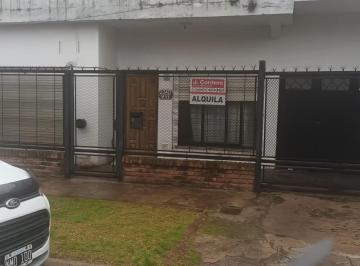 Casa de 3 ambientes, Quilmes · Casa Al Frente en Alquiler a 50 m de Calchaquí, Curupayti 2240