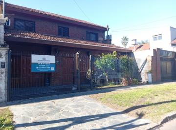 Casa · 160m² · 4 Ambientes · 1 Cochera · Casa en Don Torcuato