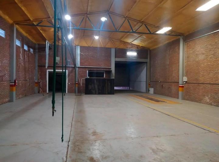 Bodega-Galpón · 515m² · 4 Ambientes · 1 Cochera