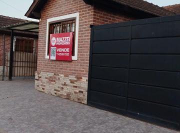 Casa de 4 ambientes, Esteban Echeverría · Casa - Venta - Luis Guillon - Apto Crédito