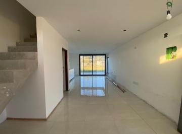 Casa · 100m² · 3 Ambientes · 1 Cochera · Dúplex en Venta en Parque Sicardi