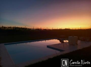 Casa de 4 ambientes, Escobar · Casa · 4 Ambientes · Amplio Jardín · Pileta · San Sebastián · Escobar