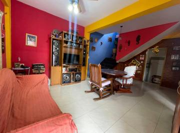 Casa · 146m² · 5 Ambientes · 1 Cochera · Venta Casa 5 Ambientes W. Morris con Pileta Climatizada
