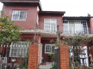 Casa · 146m² · 5 Ambientes · 2 Cocheras · Venta Casa 5 Ambientes W. Morris Pileta Climatizada