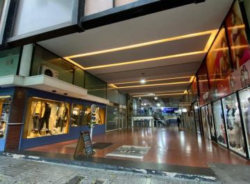 Local comercial de 2 ambientes, Quilmes · Local Comercial en Galería, Bernal Centro