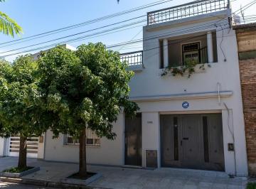 Casa · 190m² · 4 Ambientes · 1 Cochera · Casa de 4 Ambientes en Venta en Lujan Centro Calle Hipolito Yrigoyen 1182