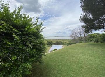Vista a cancha de tenis · Casa con Vista Al Ríos Sobre Barranca Río Paraná Arroyo Seco