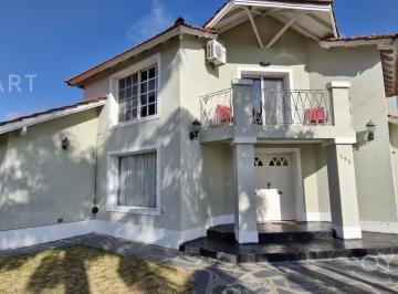 Casa · 248m² · 5 Ambientes · 2 Cocheras · Excelente Casa en Country Banco Provincia