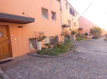 Casa · 150m² · 3 Ambientes · 2 Cocheras · Casa en Barrio Villa Chica