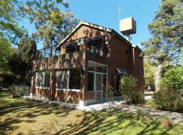 Quinta vacacional · 184m² · 5 Ambientes · 2 Cocheras · Quinta C/parque 1200 m² Piscina Quincho C/parr - Barrio El Bosquecillo C. Spegazzini - Ezeiza