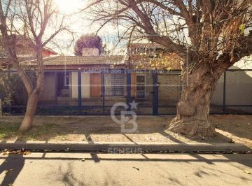 Casa · 125m² · 5 Ambientes · 1 Cochera · Venta Casa 4 Dorm, Jardines del Rey - Neuquén