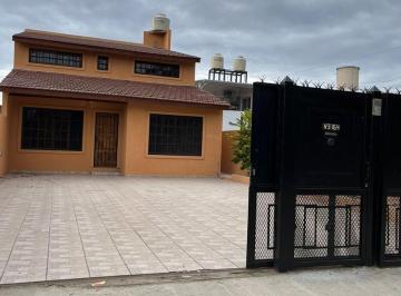 Casa , Malvinas Argentinas · Chalet en Venta. Villa de Mayo